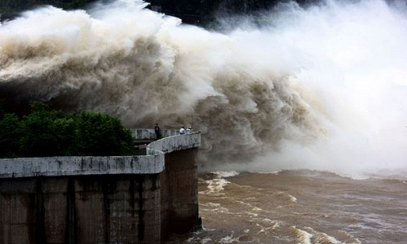 12h hôm nay, Thuỷ điện Hoà Bình mở cửa xả đáy