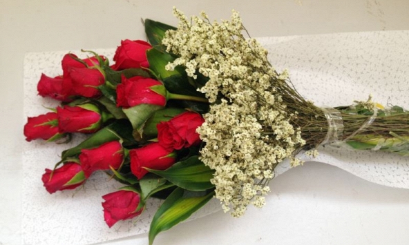 20/10 trổ tài tự bó hoa hồng tặng người thương