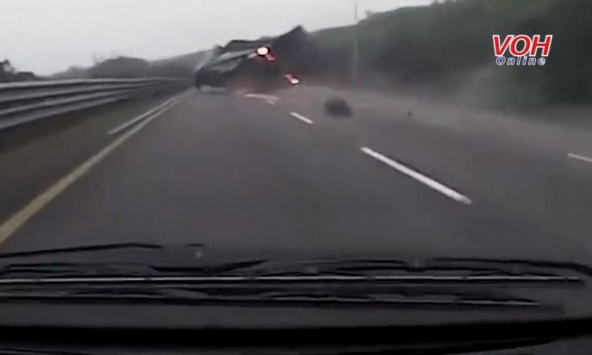 Cách xử lý khi xe bị nổ vỏ