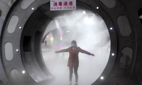 Cận cảnh đường hầm khử trùng làm sạch cơ thể trong 20s