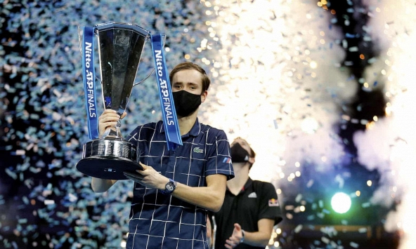 Daniil Medvedev đánh bại Dominic Thiem, vô địch Nitto ATP Finals 2020 Final