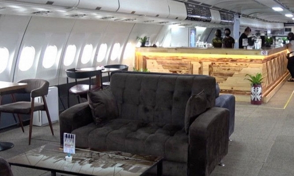 Doanh nhân Thái Lan biến máy bay cũ thành quán cà phê giữa đại dịch COVID-19