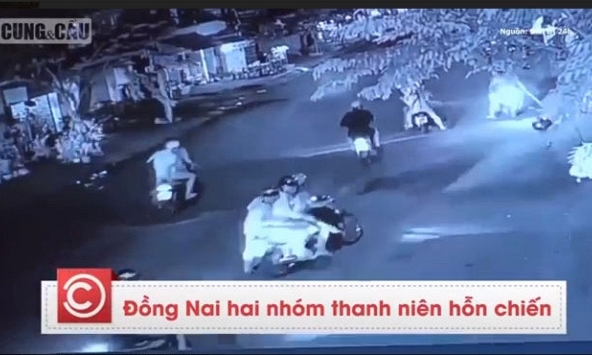 Hai nhóm thanh niên hỗn chiến kinh hoàng ở Đồng Nai