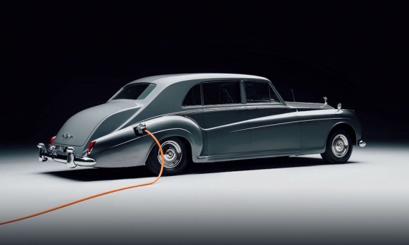 Hãng Lunaz biến xe cổ Rolls-Royce thành xe điện, có giá hơn 15 tỷ đồng