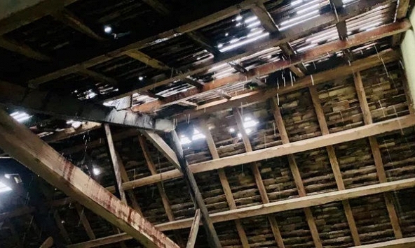 Lốc xoáy kinh hoàng cuốn bay hàng chục mái nhà của người dân ở Hà Tĩnh