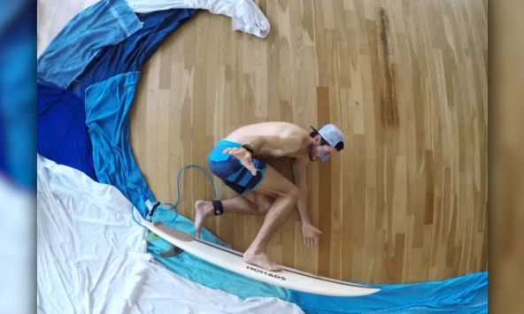 Màn 'lướt sóng' đầy ấn tượng khi ở nhà phòng chống COVID-19