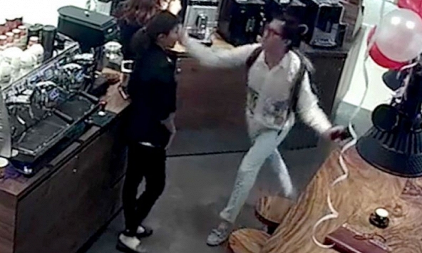 Nhân viên bị tát tại Saigon Centre: Ông Khánh Casa  đã cử 3 người tới thăm hỏi và gọi điện xin lỗi