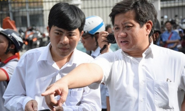 Ông Đoàn Ngọc Hải hỏi chủ cơ sở lấn chiếm vỉa hè: ‘Ai bảo kê cho anh?’