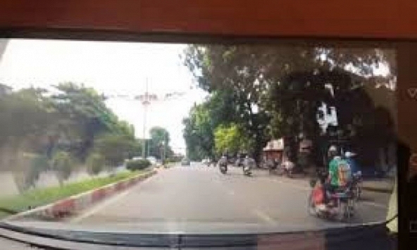 Sau tình huống va chạm, đây là chàng trai đen đủi nhất ngày