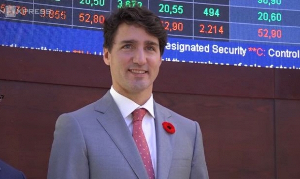 Thủ tướng Canada đánh chiêng chứng khoán ở Sài Gòn