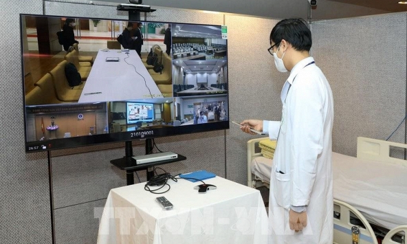 Chuyên gia đầu ngành hội chẩn ba bệnh nhân COVID-19 nặng