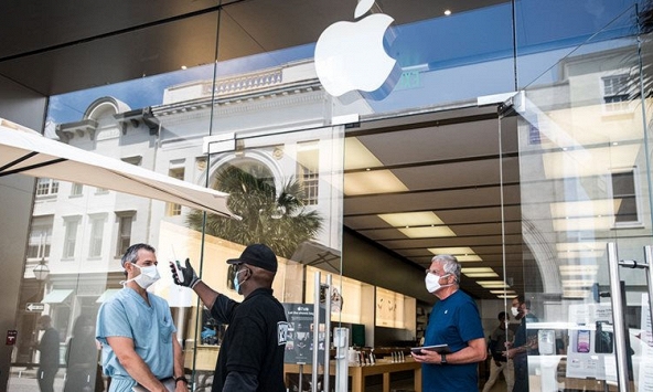 Apple mở lại tất cả cửa hàng ở Mỹ sau một năm đóng cửa vì COVID-19