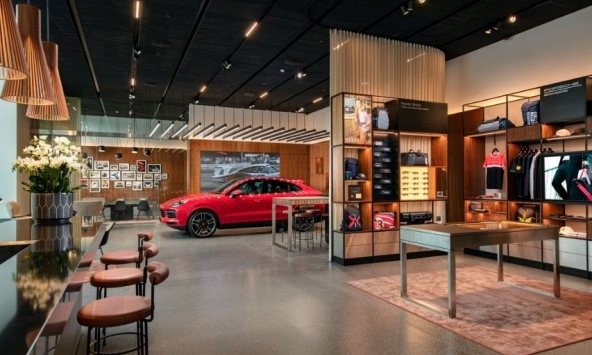 Porsche mở cửa hàng bán lẻ ở Hà Nội