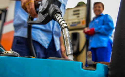 Giá dầu tăng mạnh, tiến sát ngưỡng 70 USD/thùng