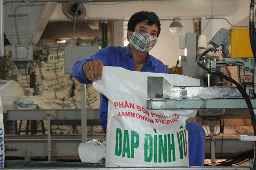 Một cổ phiếu phân bón tăng 74% trong tuần qua