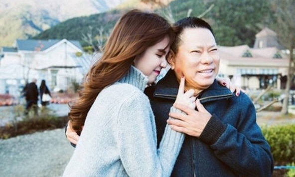 Chia tay Ngọc Trinh, tỷ phú Hoàng Kiều công khai tuyển người chăm sóc cả đời với mức lương gây tranh cãi
