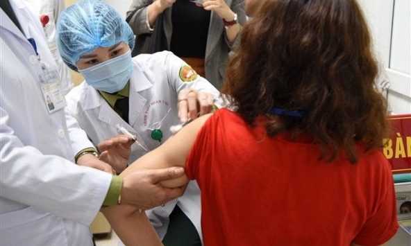 Sáng nay bắt đầu tiêm vaccine COVID-19
