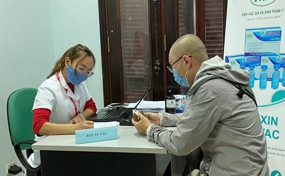 Thiếu tình nguyện viên 40-59 tuổi cho đợt thử nghiệm vaccine thứ 2