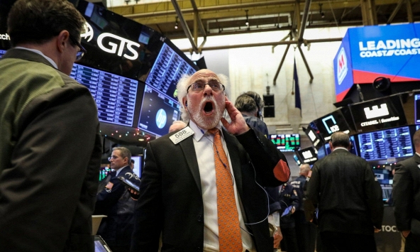 Chứng khoán Mỹ tăng kỷ lục, Hạ viện thông qua gói kích thích kinh tế 1.900 tỷ USD