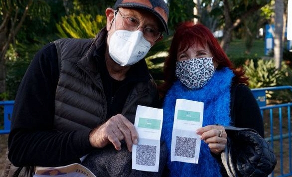 Có 'hộ chiếu vaccine' COVID-19 vẫn phải tuân thủ cách ly 14 ngày