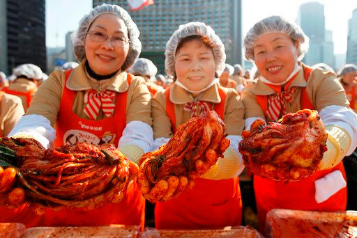 Sau vụ Trung Quốc nhận món kim chi là của mình, Hàn Quốc quyết 'truy quét' hàng Trung gắn mác Hàn tại Việt Nam và Thái Lan