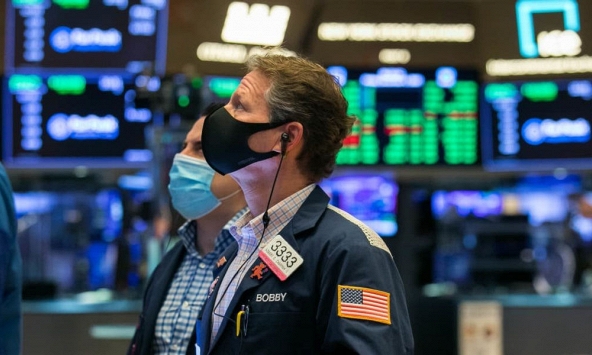 Chứng khoán Mỹ biến động ngược chiều, Dow Jones rơi khỏi mức kỷ lục và giảm gần 130 điểm