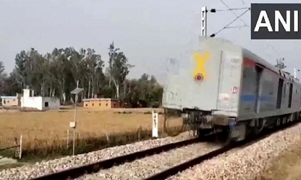 Ấn Độ điều tra vụ đoàn tàu chở 64 khách chạy lùi vài kilomet
