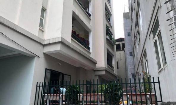 Thêm một vụ rơi từ tầng cao chung cư xuống đất tử vong ở Hà Nội