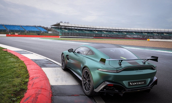 Aston Martin ra mắt phiên bản Vantage F1 2021 với nhiều thay đổi về thiết kế
