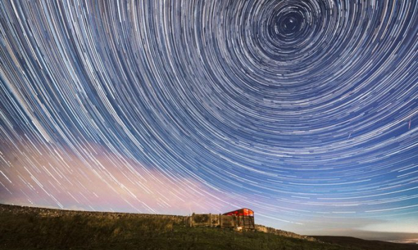 Lịch thiên văn tháng 4/2021: Mặt Trăng sẽ lớn hơn và sáng hơn vào cuối tháng