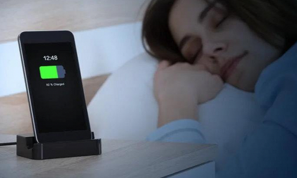Có nên sạc pin iPhone iPad qua đêm không?