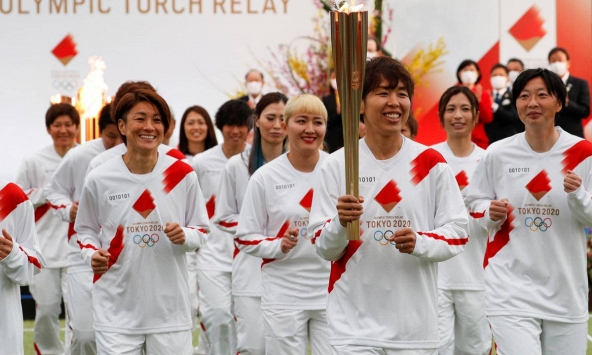 Lễ rước đuốc Olympic Tokyo bắt đầu ở Fukushima trong bối cảnh lo ngại COVID-19