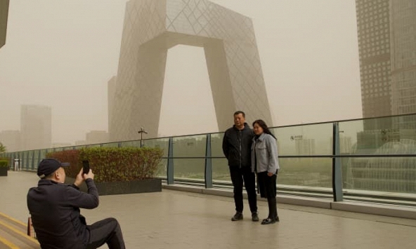 Bắc Kinh lại chìm trong bão cát nguy hiểm