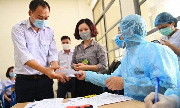 COVID-19 sáng 1/4: Việt Nam không ca nhiễm mới, hơn 50.000 người được tiêm vaccine