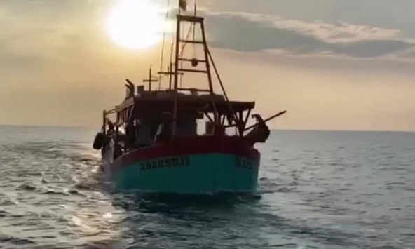 Cảnh sát biển bắt giữ tàu chở 60.000 lít dầu DO không rõ nguồn gốc