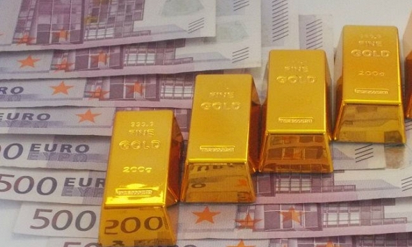 Giá vàng thờ ơ với dữ liệu kinh tế Mỹ