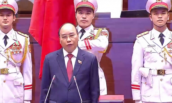 CLIP: Tân Chủ tịch nước Nguyễn Xuân Phúc tuyên thệ nhậm chức