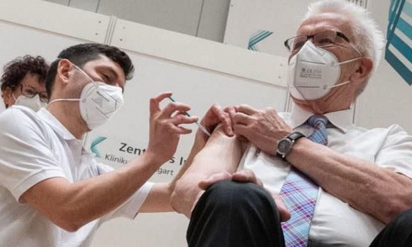 COVID-19 chiều 12/4: Có 9 ca mắc và 16 người khỏi bệnh