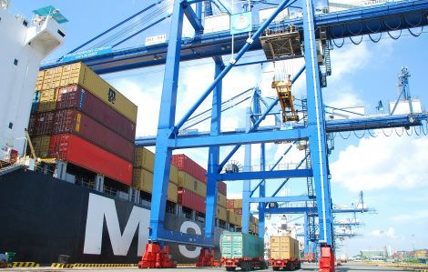 Hàng hóa nhập khẩu qua các cảng của TP.HCM tăng mạnh
