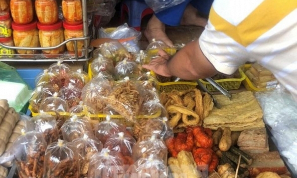 Thực phẩm chay trôi nổi bị cảnh báo mất an toàn