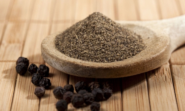 Giá tiêu hôm nay 15/4 tiếp tục lao dốc