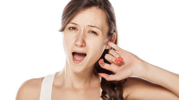 Ngứa tai liên tục bị bệnh gì?