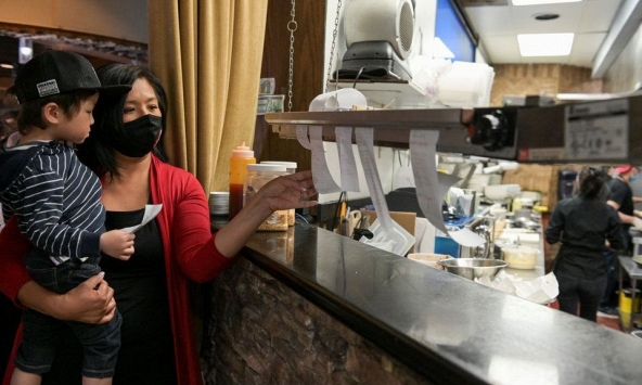 Doanh nghiệp Mỹ gốc Á bị ảnh hưởng nặng trong dịch COVID-19