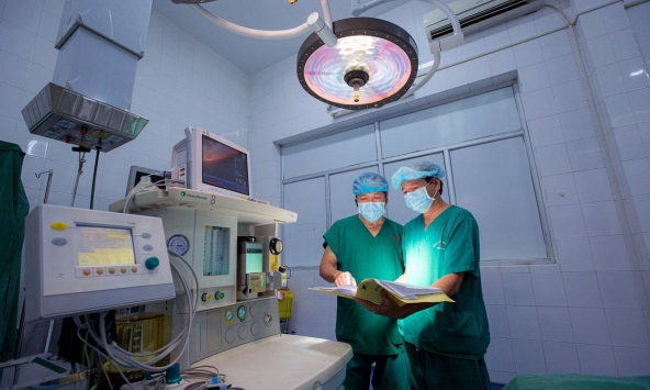 Bệnh viện Bưu Điện TP.HCM nói gì về lùm xùm hơn 600 bác sĩ nghỉ việc