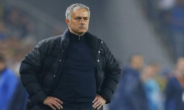 Huấn luyện viên Mourinho bị sa thải
