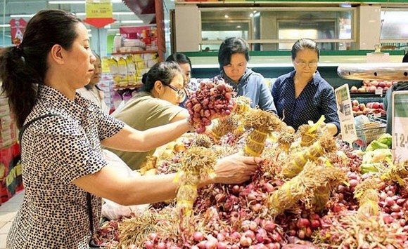 Thị trường thực phẩm ngày 22/4: Hành tím rớt giá thê thảm