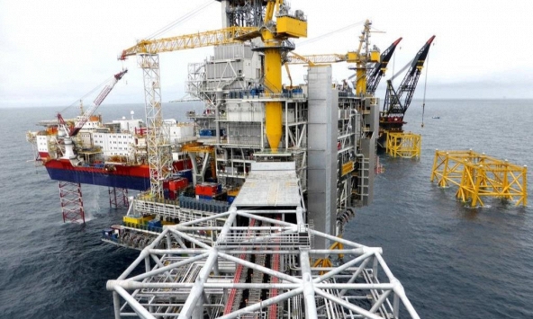 Giá dầu tiếp đà tăng mạnh 