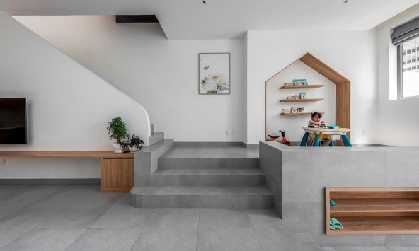 Ngôi nhà trắng xám nhiều không gian vận động cho trẻ ở Bình Dương