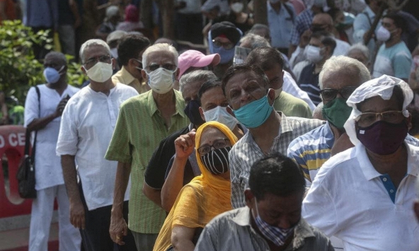 Tin nhắn SOS và sự hoảng sợ khi COVID-19 phá vỡ hệ thống y tế của Ấn Độ