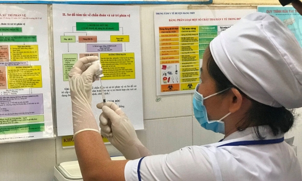 Bộ Y tế điều chuyển gấp 15.000 liều vaccine COVID-19 cho 8 tỉnh miền Tây